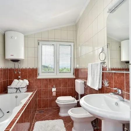Melani With Heated Pool Villa