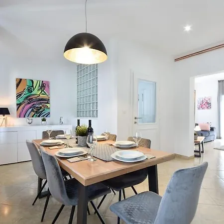 Melani With Heated Pool Villa