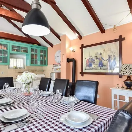 Melani With Heated Pool Villa