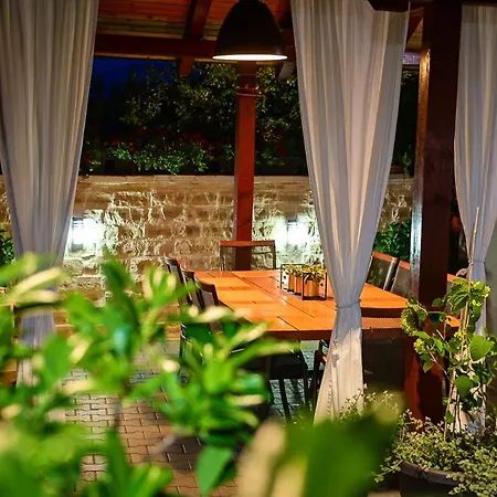 Melani With Heated Pool Sinj